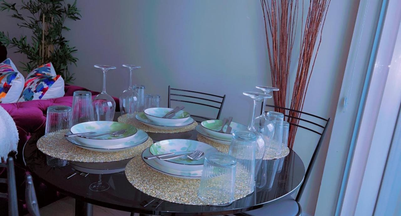 Luxury 2 Bedroom Condo Toronto Bagian luar foto